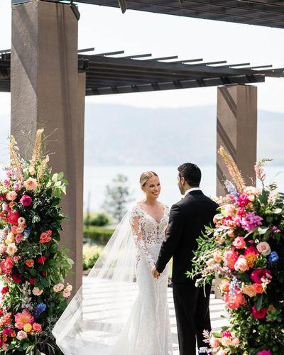 Bright Flowers Pillars