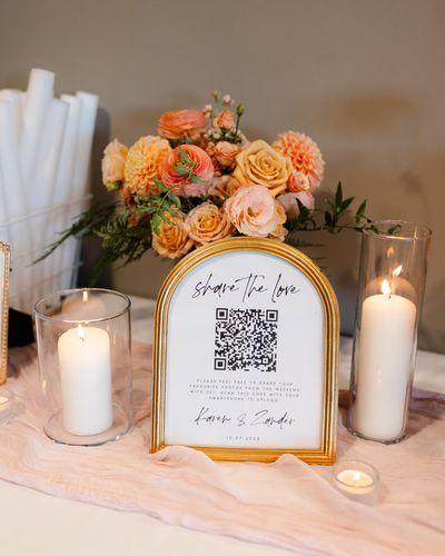 Guest Table Florals Dahlia