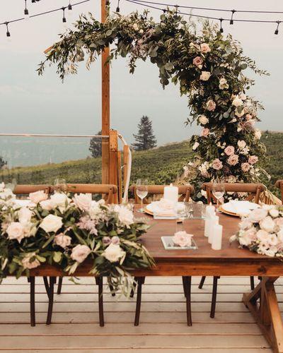 Reception Setup Crescent Arch