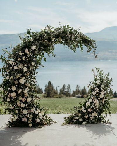 Classic Luxury Wedding Arch